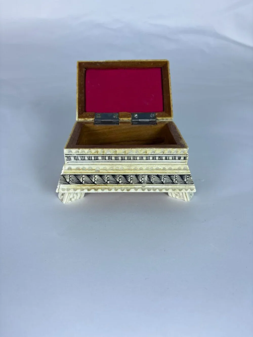 Vintage Faux Ivory Trinket Box Santo Domingo Keepsake Box Resin Jewelry Box Foot